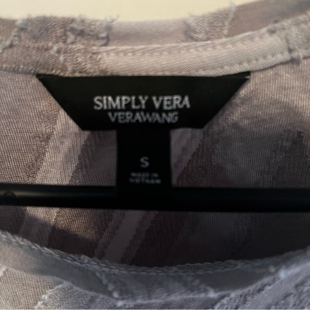 Simply Vera Wang grey dressy t shirt - Picture 2 of 3